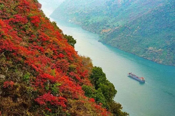 巫山紅葉最佳觀(guān)賞地點(diǎn)及路線(xiàn)推薦