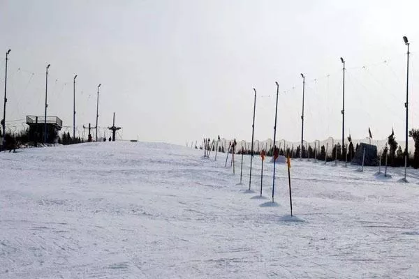 西安白鹿原滑雪場(chǎng)怎么去 西安到白鹿原滑雪場(chǎng)怎么坐車(chē)