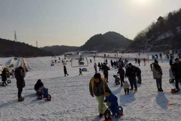 天津玉龍滑雪場(chǎng)和盤(pán)山滑雪場(chǎng)哪個(gè)好