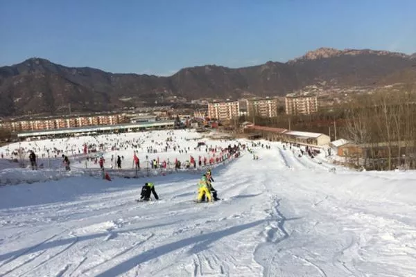 天津玉龍滑雪場(chǎng)和盤(pán)山滑雪場(chǎng)哪個(gè)好